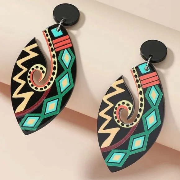 🦋 3/$24 Green and yellow tribal print earrings / NWOT - Picture 2 of 3